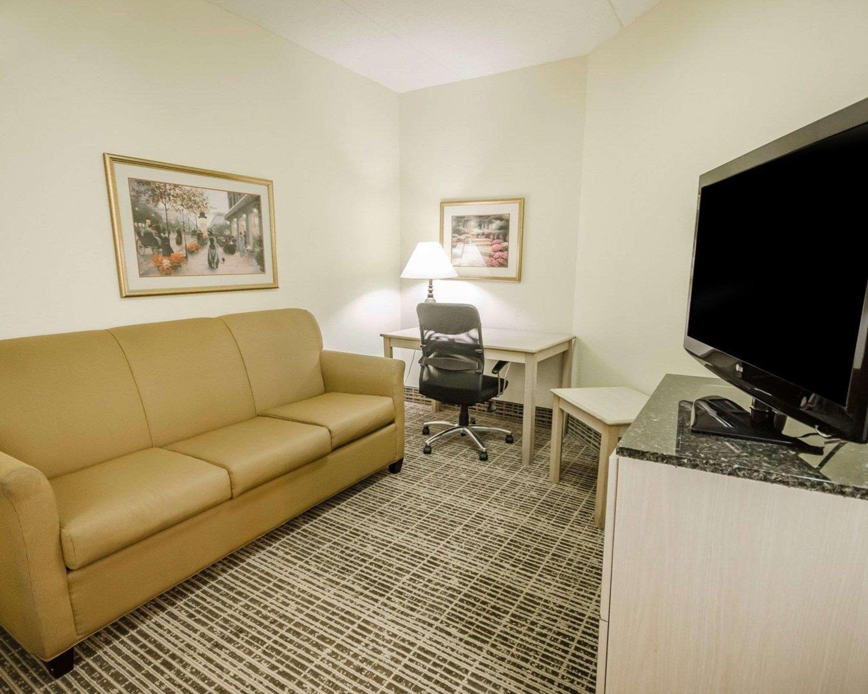Clarion Pointe Louisville East Luaran gambar